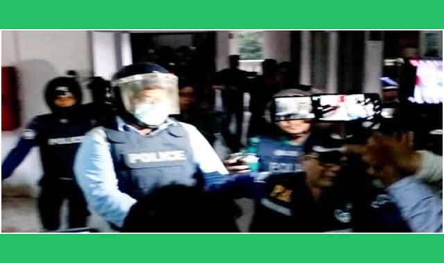 সাংবাদিকদের রোষানলে পড়েন দস্তগীর