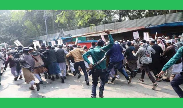 মাদ্রাসা শিক্ষকদের লাঠিপেটা করেছে পুলিশ