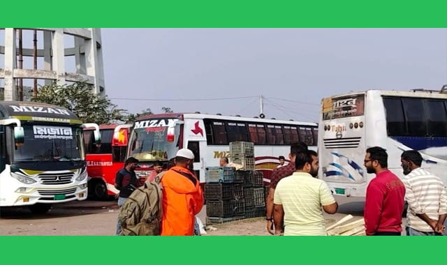 মহাসড়কে চলছে অনির্দিষ্টকালের জন্য বাস ধর্মঘট