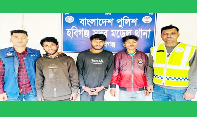 অবসরপ্রাপ্ত এক সেনা কর্মকর্তার গাড়ি আটকিয়ে ডাকাতির চেষ্ঠা-তিন জনকে আটক