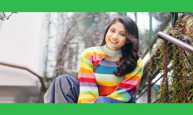 ফেসবুকে পুরস্কারপ্রাপ্তির ছবি ভাগ করে অভিনেত্রী মেহজাবীন লিখেন