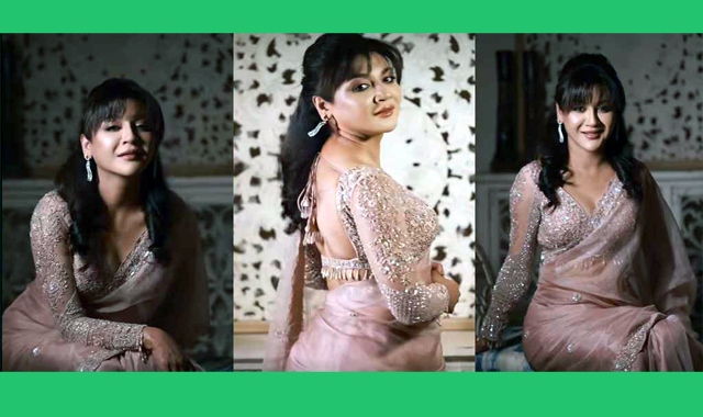 আকষর্ণীয় লুকেও ভক্তদের দৃষ্টি কাড়েন জয়া আহসান
