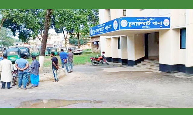 কাপড় ব্যবসায়ী হত্যার ঘটনায় একজনকে বিদেশে পালানোর সময় গ্রেফতার