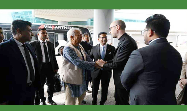 প্রধান উপদেষ্টা ইতালির রাজধানী রোমে পৌঁছেছেন