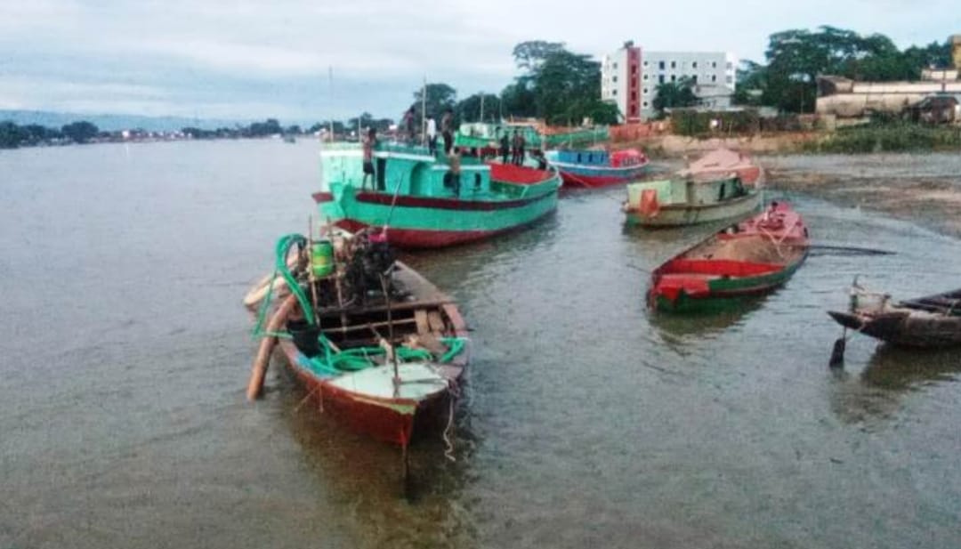 ছাতকের পিয়াইন নদীতে অর্ধ কোটি টাকার মালামাল বাজেয়াপ্ত
