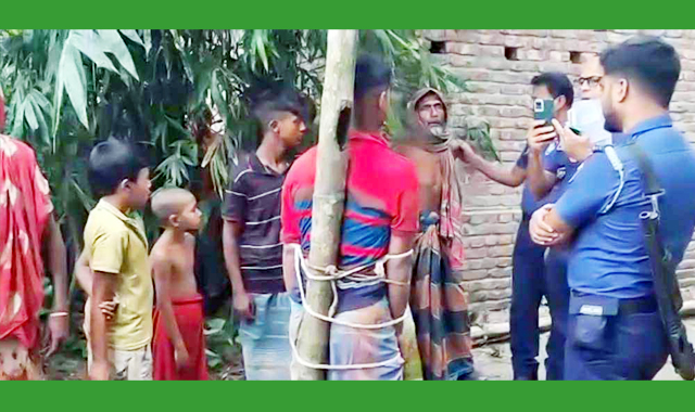 জামাই পাওনা টাকা না পেয়ে শ্বশুরকে গাছের সঙ্গে বেঁধে মারধরের অভিযোগ