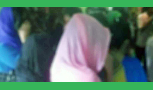 প্রবাসীর বাড়ি থেকে নারীসহ পাঁচজনকে আটক