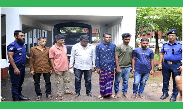 বড়লেখা মন্দির থেকে জিনিসপত্র চুরি- আ ট ক ৬