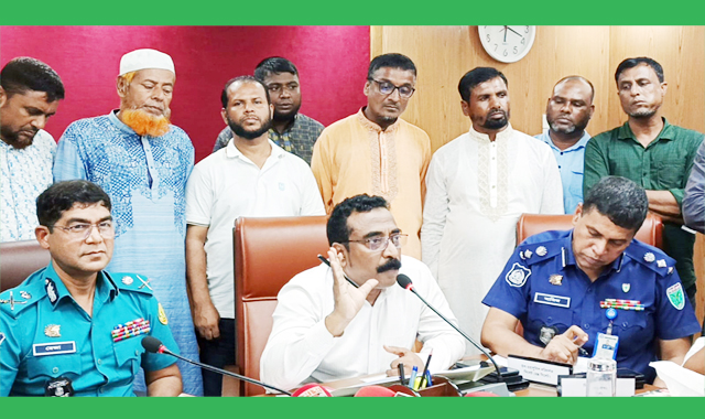 সিলেটের পরিবহন মালিক শ্রমিকরা ধর্মঘট থেকে কিছটা সরে এসেছেন