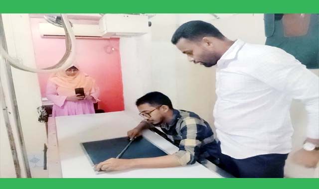 কালনাগিনী সাপকে উদ্ধার করে এক্স-রে,ব্যাপক আলোচনার জন্ম