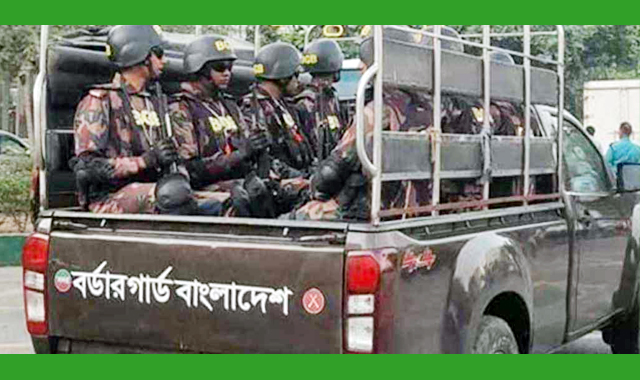 পরিস্থিতি নিয়ন্ত্রণে সেনাবাহিনী ও পুলিশ সদস্যদের সঙ্গে যোগ দিয়েছেন ৪ প্লাটুন বিজিবি