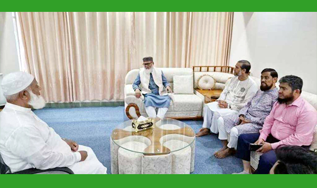ইসলামীর আমিরের শারীরিক অবস্থার খোঁজ নিতে তার বাসায় গেছেন- ধর্মবিষয়ক উপদেষ্টা