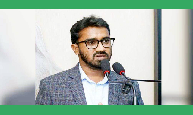 ‘রহস্যময়’ স্ট্যাটাস দিয়েছেন-রাশেদ খান