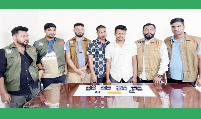 মাদকের বড় চালানসহ গোয়েন্দা জালে ধরা পড়েছেন দুই মাদক ব্যবসায়ী