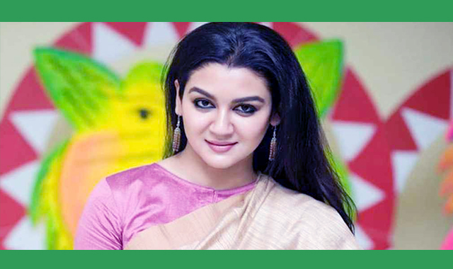 জীবনে বিশেষ কেউ আছে কি না সেই প্রসঙ্গে জয়া বলেন, ‘হ্যাঁ,