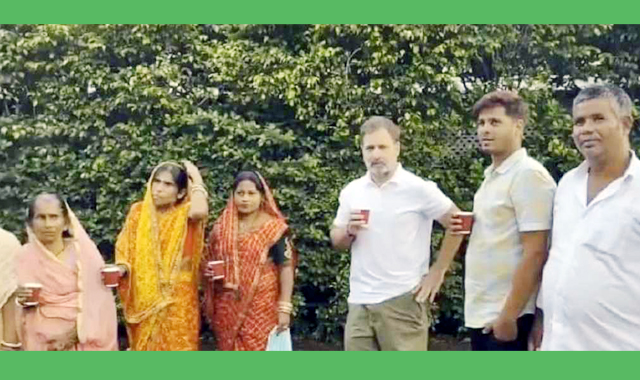 সম্প্রতি ‘মৃত’ ভোটারদের সঙ্গে চা পান করার একটি ভিডিও প্রকাশ করেছেন-রাহুল