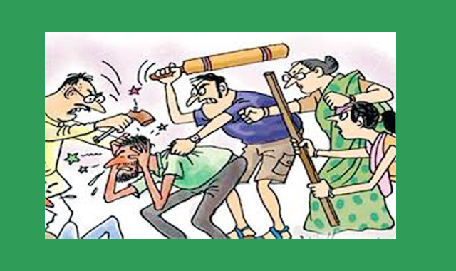 মোস্তফাকে গণধোলাই দিয়ে পুলিশের হাতে তুলে দিয়েছেন স্থানীয় জনতা