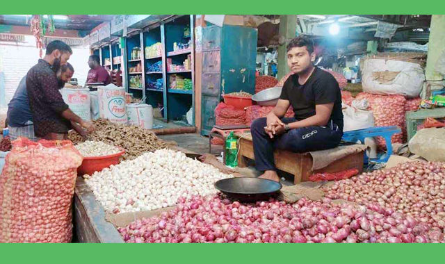 দুইদিনের ব্যবধানে হিলিতে দেশি পেঁয়াজ কেজি প্রতি ১০ টাকা কমেছে
