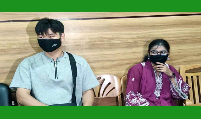 চীন থেকে কুষ্টিয়ায় এসেছেন শি জিং