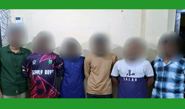 শাহী ঈদগাহস্থ খেলার মাঠে প্রকাশ্যে জুয়া খেলার দায়ে ৬ জন জুয়াড়িকে গ্রেফতার