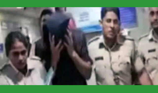 ভারতের পশ্চিমবঙ্গে শিক্ষক সপ্তম শ্রেণির ছাত্রীকে ২০ টুকরো করার অভিযোগ উঠেছে