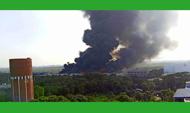 ফায়ার সার্ভিসের ২৮টি ইউনিট; তাদের সঙ্গে আছে নৌ ও বিমানবাহিনী