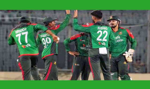 স্পিনের ঘূর্ণিতে ধসে গেল ওয়েস্ট ইন্ডিজ!