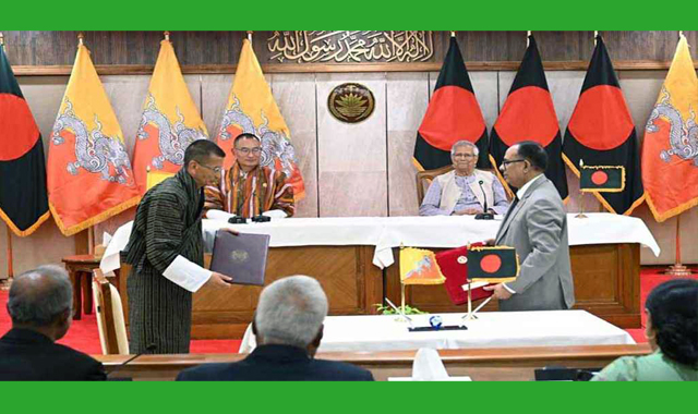 প্রধান উপদেষ্টার দপ্তরে দ্বিপক্ষীয় বৈঠকের পর এই সমঝোতা সই