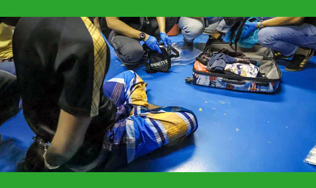 অভিযান চালিয়ে অন্তত ১২ জন অভিবাসী শ্রমিককে গ্রেপ্তার