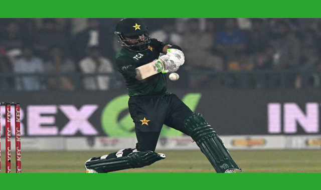 টি-টোয়েন্টির সর্বোচ্চ রান সংগ্রহকের মুকুট মাথায় উঠেছে বাবর আজমের