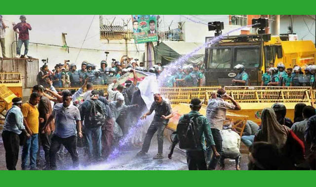 নন-এমপিও শিক্ষকরা বিক্ষোভ মিছিল,জলকামান ও সাউন্ড গ্রেনেড নিক্ষেপ