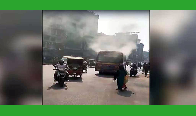 বাসে উঠে আগুন দেন তিন ব্যক্তি