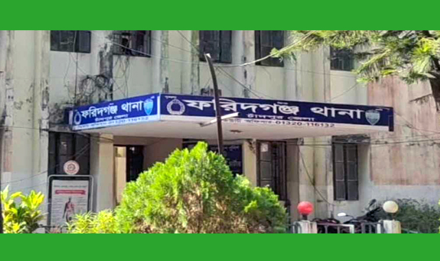 ফরিদগঞ্জে পৃথক স্থান থেকে দুটি ঝুলন্ত মরদেহ উদ্ধার করেছে পুলিশ