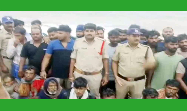 বাংলাদেশি মাছ ধরার দুটি ট্রলার আটক করেছে ভারতীয় উপকূলরক্ষীবাহিনী