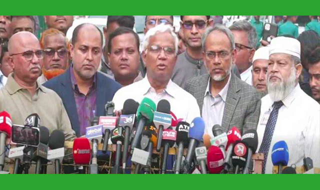 বেগম খালেদা জিয়াকে উন্নত চিকিৎসার জন্য মধ্যরাতে লন্ডনে নেওয়া হবে