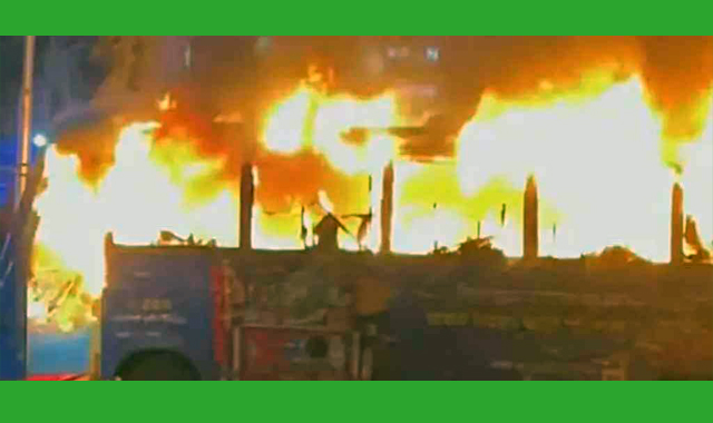 চলন্ত বাসে আগুন