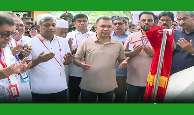 শার্শায় ‘জিয়া খাল’ পুনঃখনন শুরু, কোদাল হাতে মাটি কাটলেন প্রধানমন্ত্রী