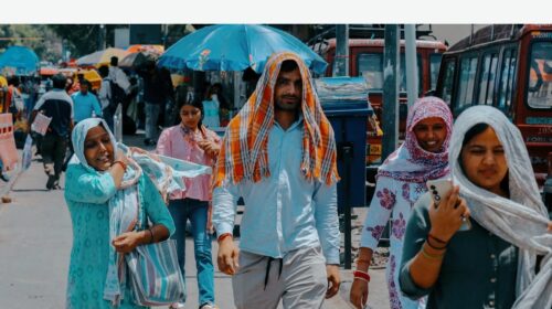 দিল্লির বস্তিতে অসহনীয় গরম, টিকে থাকাই যেন যু*দ্ধ