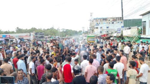গোবিন্দগঞ্জে ছাত্রদল-ছাত্রশিবিরের সং ঘ র্ষ: হেনস্তার শিকার তিন সাংবাদিক