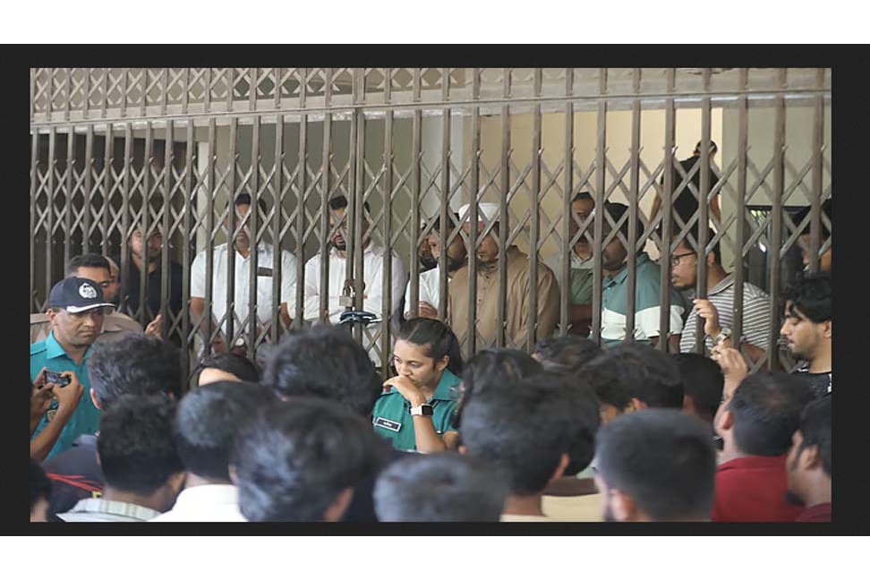 সিলেট ইঞ্জিনিয়ারিং কলেজে শিক্ষার্থীদের আ ন্দোলন, ২৪ ঘণ্টা অবরুদ্ধ অধ্যক্ষ-শিক্ষক