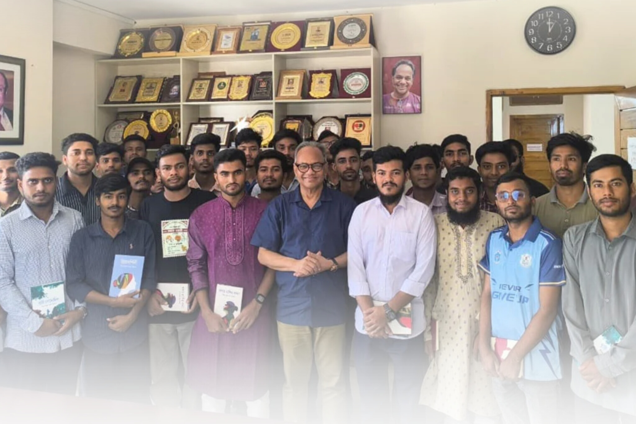 ডেঙ্গু ঠেকাতে ঘরবাড়ি পরিষ্কারের ওপর জোর
