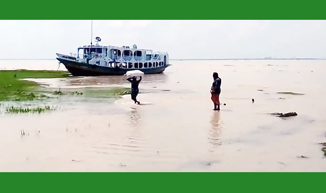 গাইয়াপাড়া লঞ্চঘাটে টার্মিনাল না থাকায় দুর্ভোগ