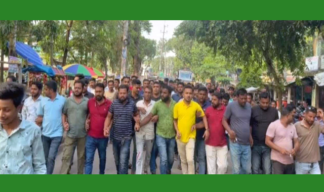 কমিটি ঘোষণার পর বিভিন্ন স্থানে নেতা-কর্মীদের মধ্যে মিশ্র প্রতিক্রিয়া