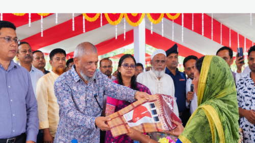জৈন্তাপুরে চা শ্রমিকদের জন্য ১,৭০০ শাড়ি, ২১ পূজামণ্ডপে চাল সহায়তা