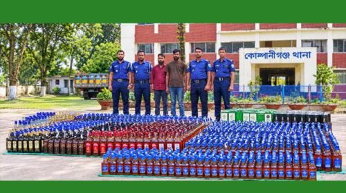 কোম্পানীগঞ্জে বালুর ট্রাক থেকে ২৪৮১ বোতল বিদেশি মদ উদ্ধার, গ্রেপ্তার ২