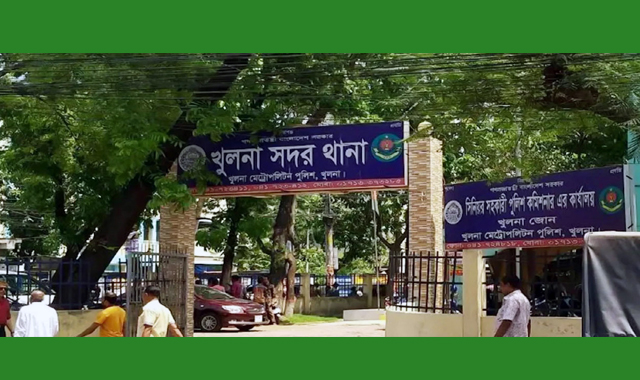 পুলিশ পরিদর্শকে কুপিয়ে টাকা ও মোবাইল ফোন ছিনিয়ে গেছে ছিনতাইকারী